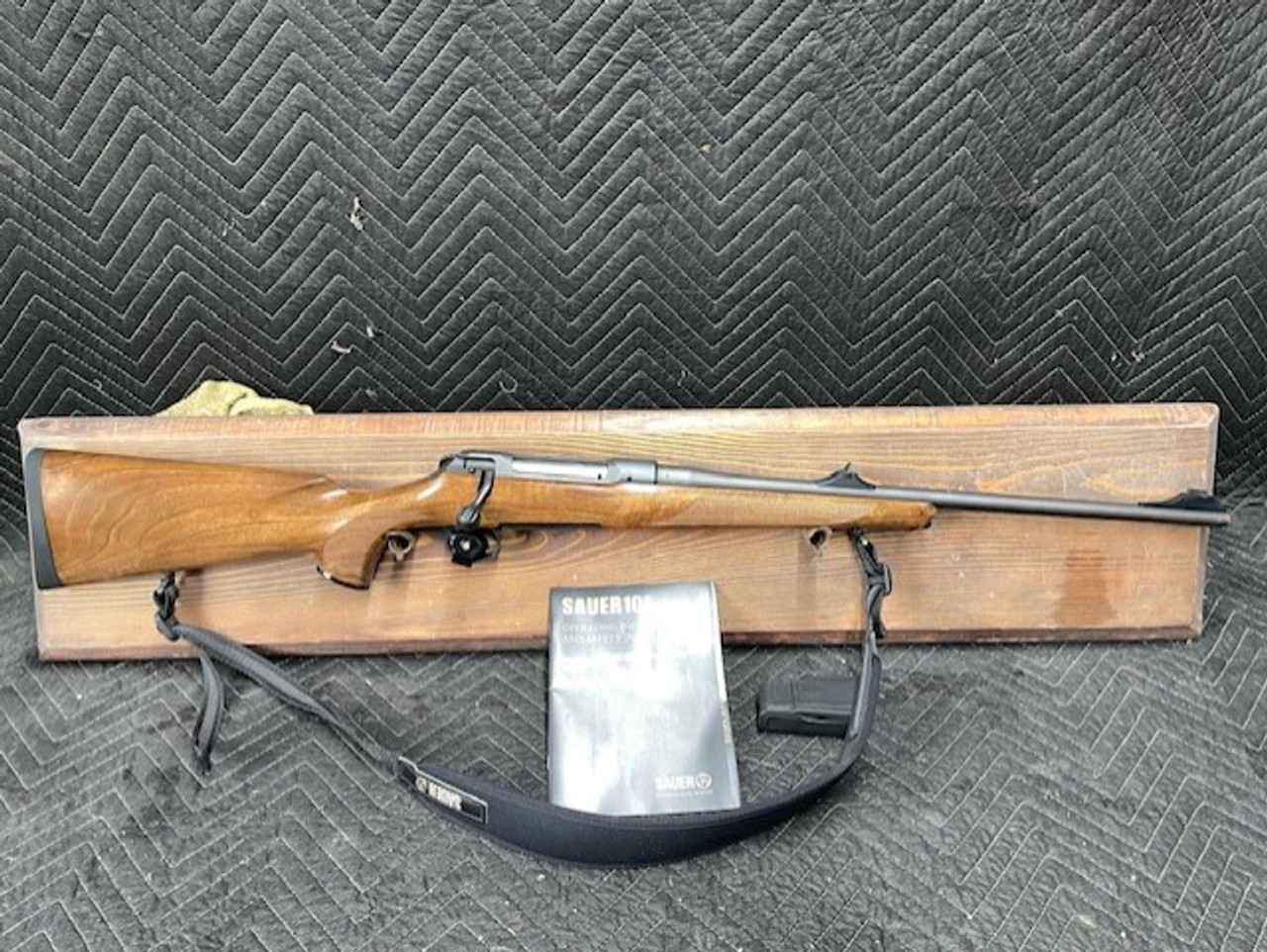 Used Sauer 101 270 21.5" w/2 Mags, Branded Sling & Manual & Iron Sights