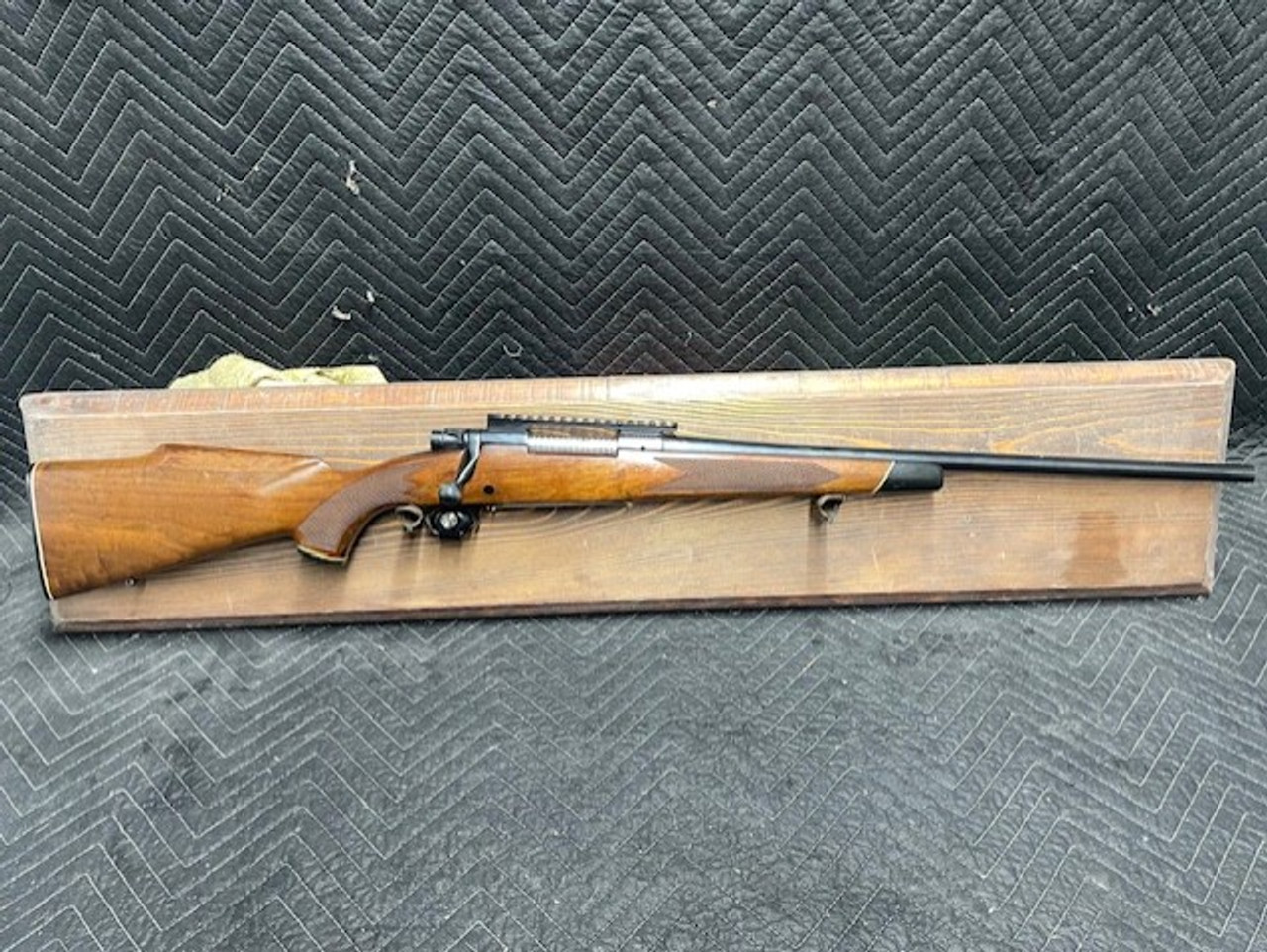 Used Winchester Model 70 22-250 22" w/Floor Plate & Scope Rail Used Winchester Model 70 22-250 22" w/Floor Plate & Scope Rail