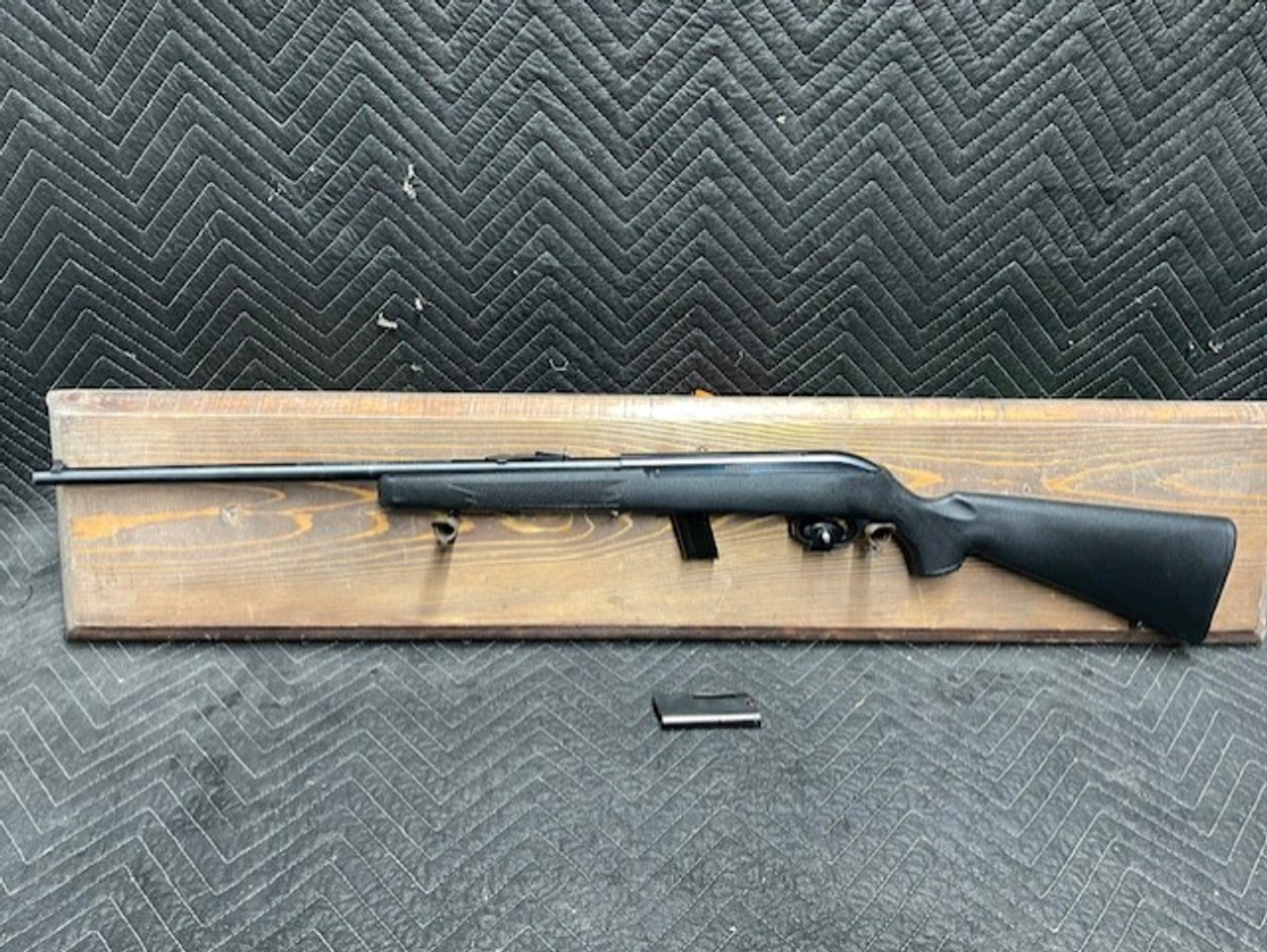 Used Savage 64 22lr 21" 10rds w/2Mags