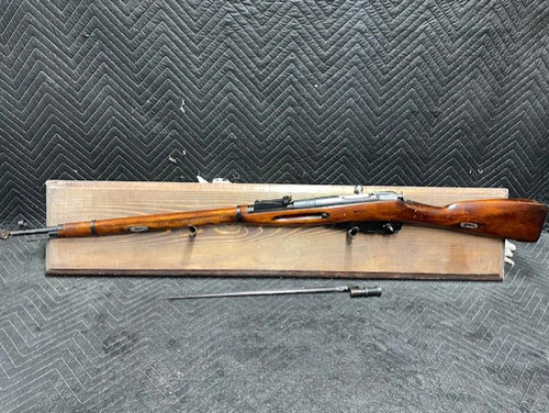 Used Russian Mosin Nagant 91/30 7.62x54R w/Bayonet *Pitting Through out Bore*