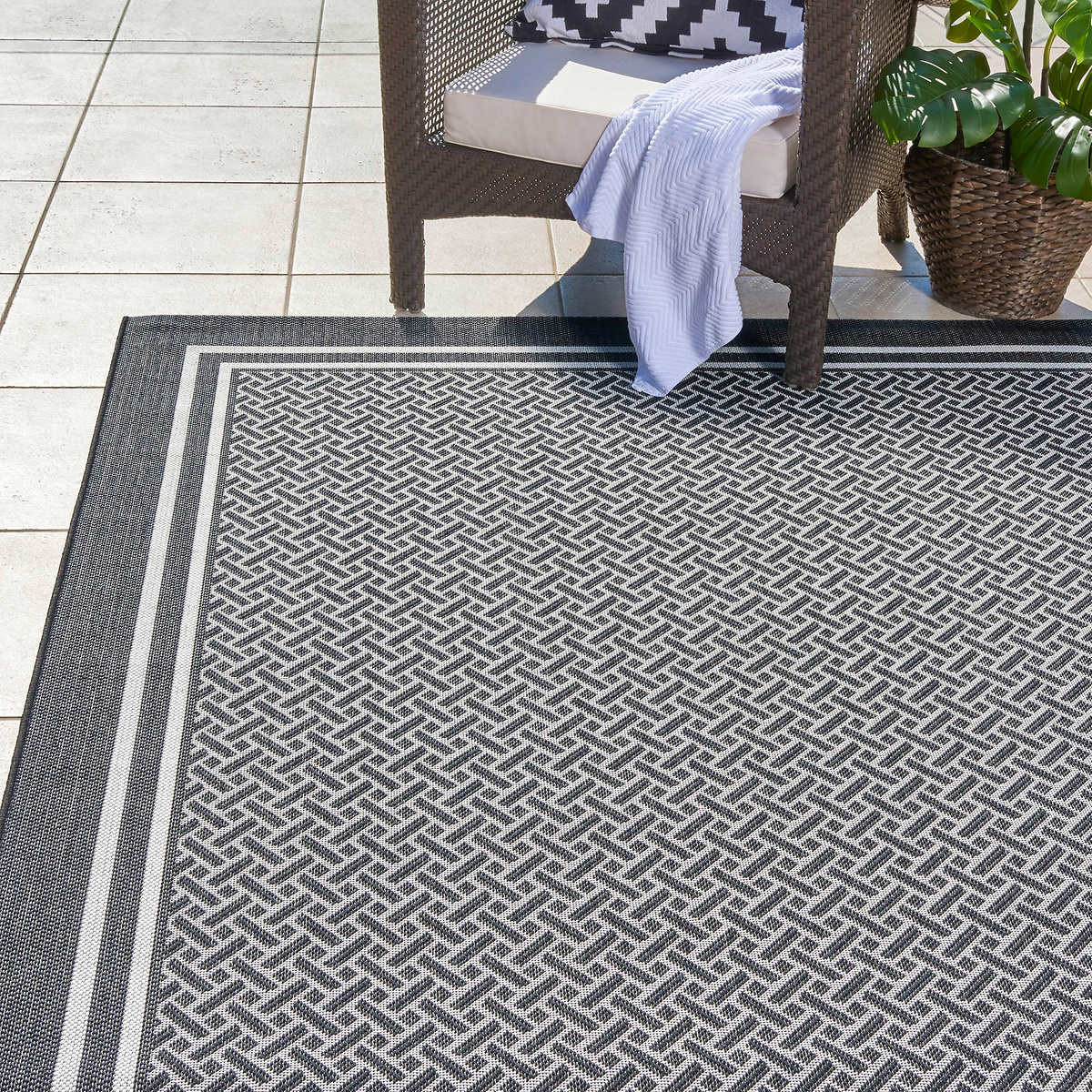 Naples Indoor/Outdoor Area Rug, Ace Border 9X13 iLIKENEW