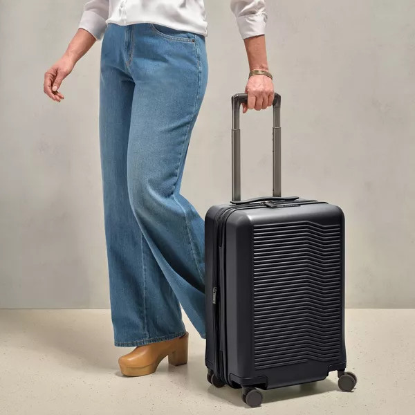 Signature Hardside Carry On Spinner Suitcase - Thumbnail 4