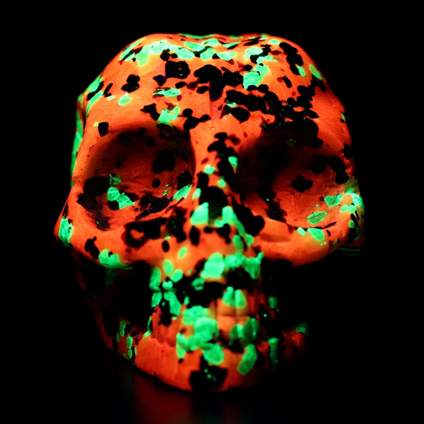 Raven's Fluorescent Willemite Franklinite Calcite Alien Crystal Skull