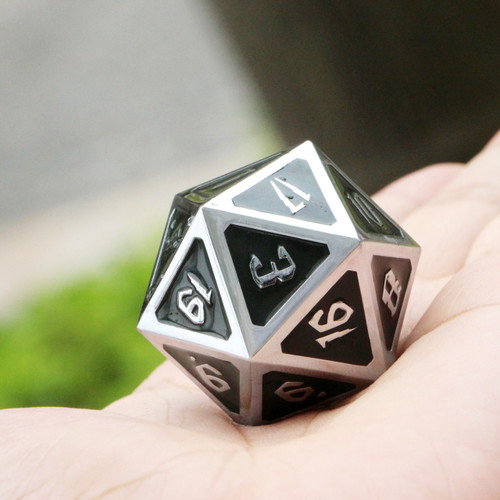 DnDWoW: Large D20 30mm Color Shift Dice: Silver Mind Flayer (BWSHL)