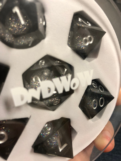 DnDWoW: 7Ct Quicksand Polyhedral Dice Set: Silver White