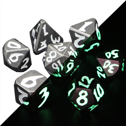 DnDWoW: 7Ct Glow Polyhedral Dice Set: Gray