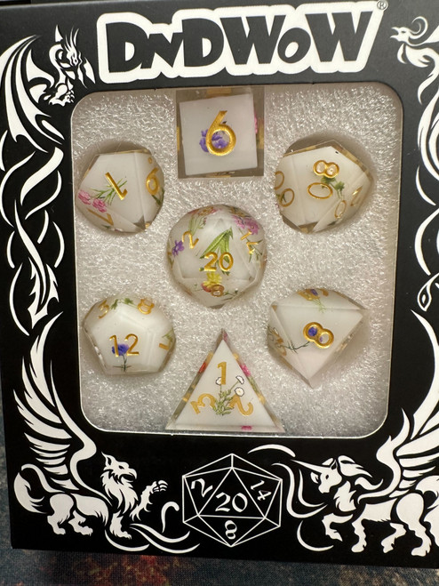 DnDWoW: 7Ct Decal Dice in Dice Polyhedral Dice Set: Flower: White/Gold (GFWG)