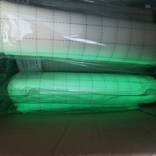 DnDWoW: Glow in the Dark Battlemat 1" Square Grid (GMGS) DnDWoW: Glow in the Dark Battlemat 1" Square Grid (GMGS)