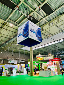 Box Banner at Aisle Crossings