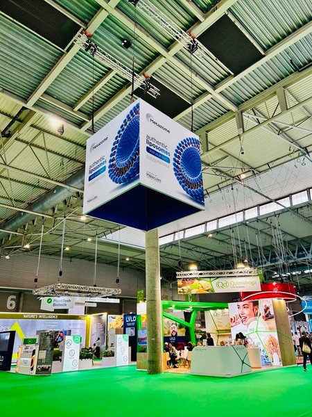 Box Banner at Aisle Crossings