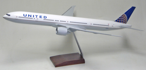 United B777-300