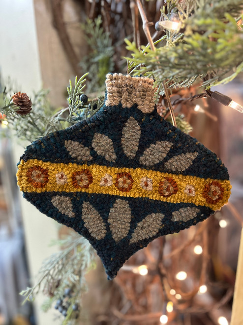 OTF 2025 Garland Ornament Rug Hooking Pattern