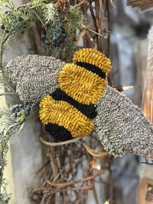 Little Bumble Bee Rug Hooking Kit