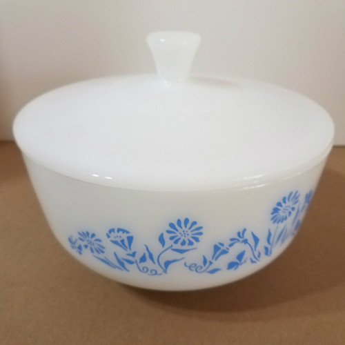 Vintage Fire King 2 1/2 QT Mixing Serving Bowl with Cover Blue Daisy Pattern