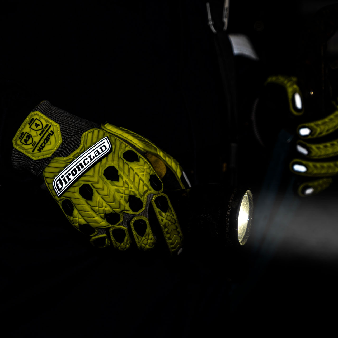 COMMAND™ A3 PU IMPACT