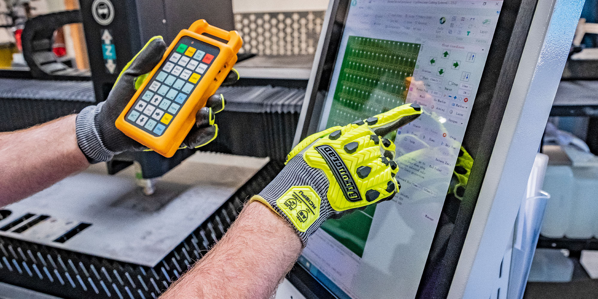 COMMAND™ TOUCHSCREEN TECHNOLOGY