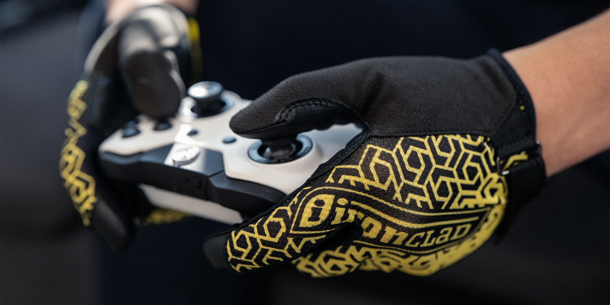 IRONCLAD  LAUNCHES INTO ESPORTS WITH GAMING GLOVES DESIGNED WITH PRO GAMERS