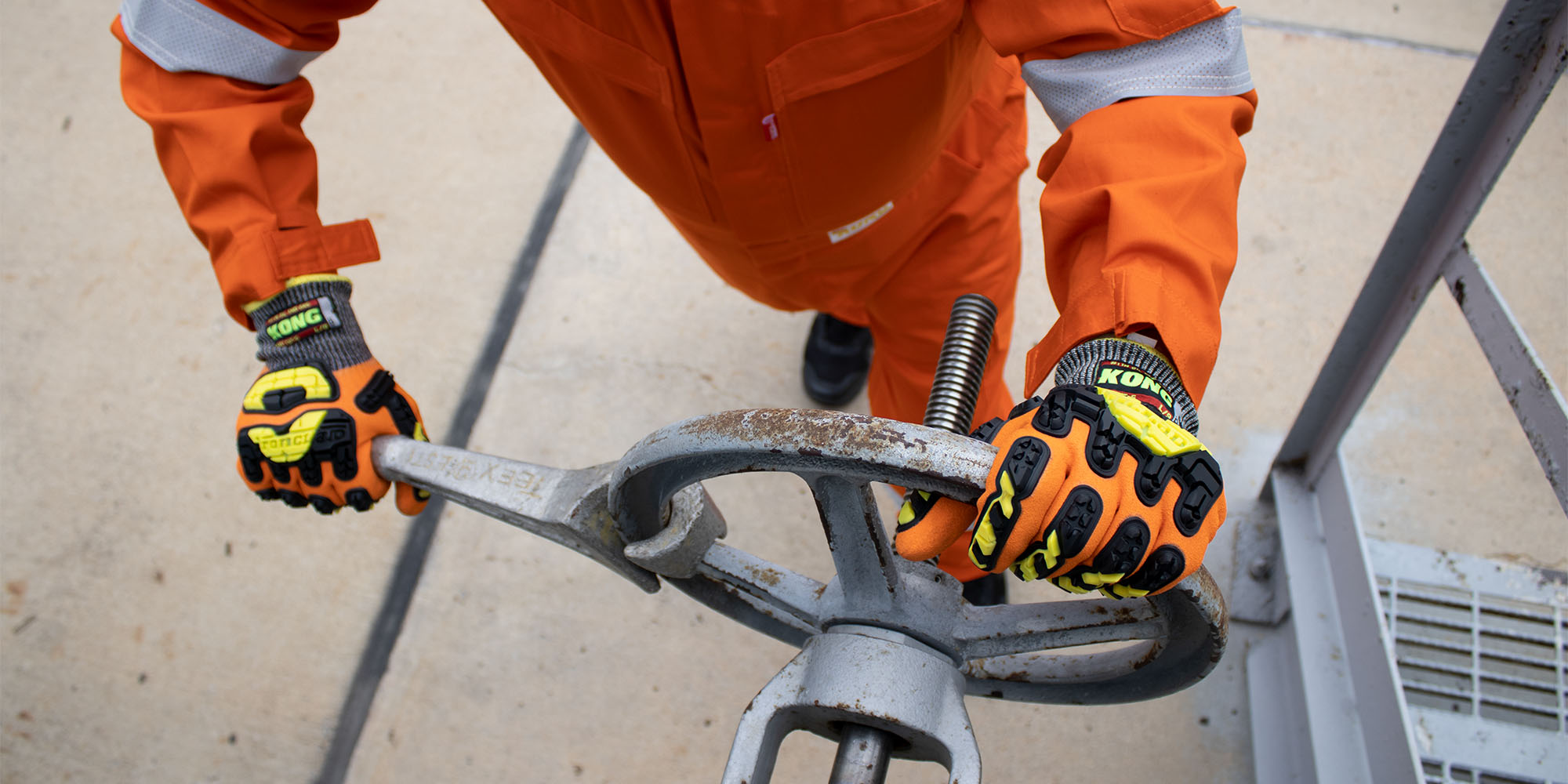 IRONCLAD WINS 2020 ISHN READERS’ CHOICE AWARDS FOR CHEMICAL AND CUT-RESISTANT GLOVES 