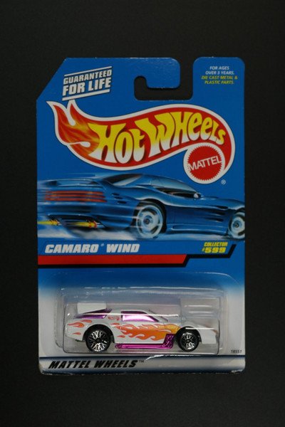 1997 Hot Wheels Blue Card Collector #599 CHEVROLET CAMARO Wind LW White Pink Car