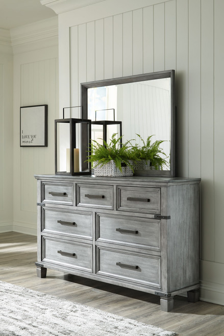 Russelyn Gray Dresser, Mirror