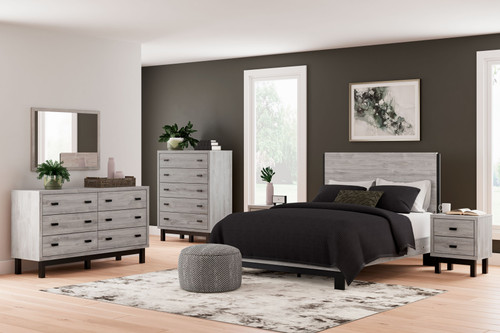 Vessalli Gray 8 Pc. Dresser, Mirror, Chest, King Panel Bed, 2 Nightstands