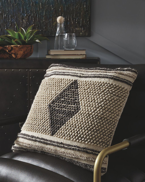 Ricker Gray / Cream Pillow (Set of 4)