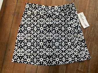 LuLu B Skort, Phone Pocket 2 Waist Zip Pockets Side Zip Coolant Fabric LuLu B Black White