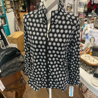 LuLu B Beachtime Jacket 2 Inner Pockets 2 Zip Outer Moisture Wicking Fabric Black Flower Daisy UPF50