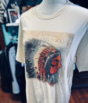 T-Shirt Indian Chief Headdress Feathers Cream T-Shirt Indian Chief Headdress Feathers Cream