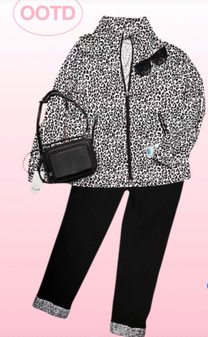 LuLu B Rhinestone Cuffed Capris Black