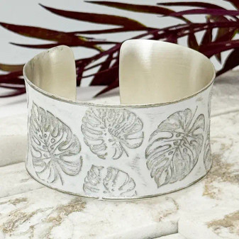 Anju Monstera Leaf White Cuff Bracelet