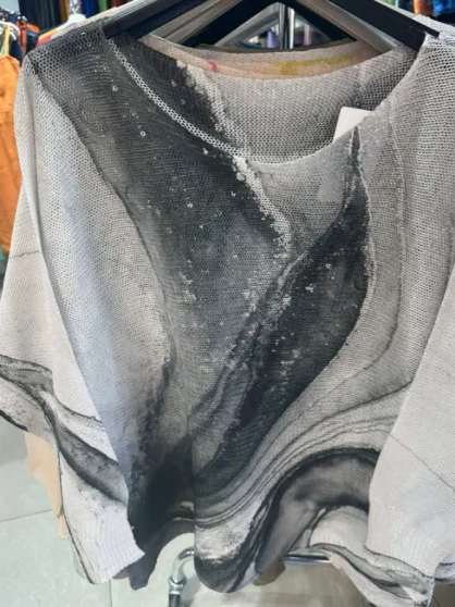 Loowie One Size Knit Top Grey Black Marble