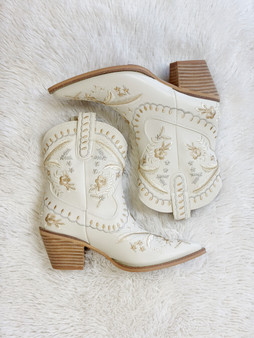 elle embroidered boots