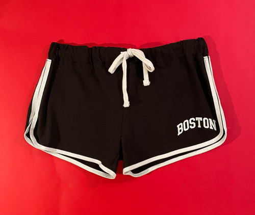 Boston short shorts in black with logo - front