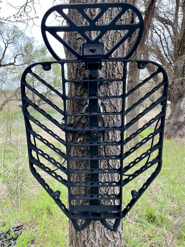 HUSH Lock On Tree, Lightweight, Packable + Comfort