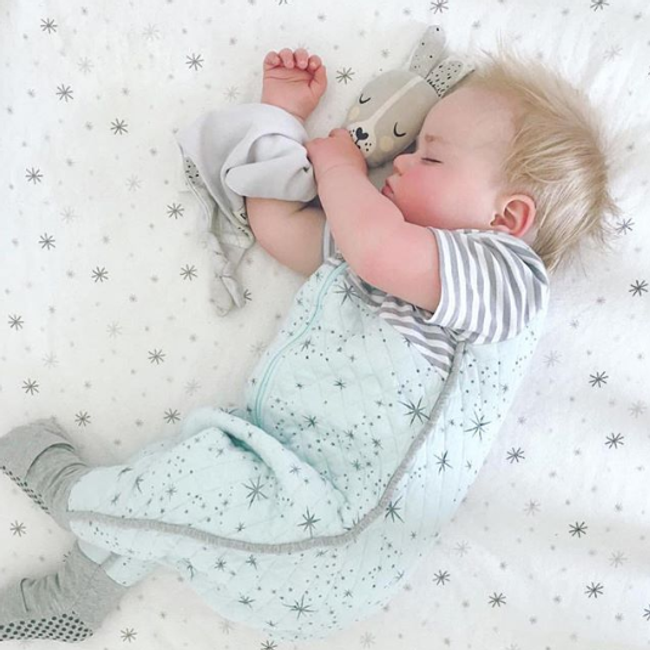 8 Ways a Comforter Helps Your Child Sleep - Snotty Noses