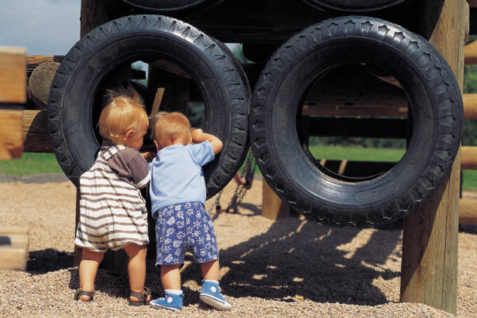 8 Tips For Safely Exploring the Big, Wide World | Snotty Noses