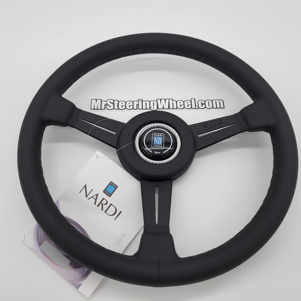 ＮＡＲＤＩ　クラシック　360mm Nardi Classic 360mm Steering Wheel - Black Leather / Grey