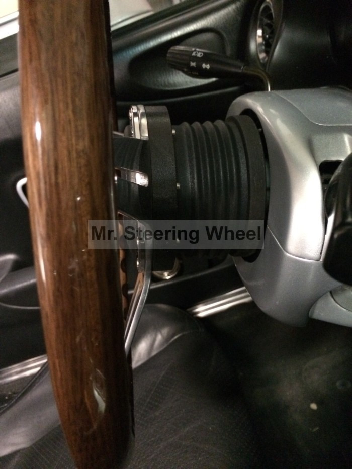 Bolt a Moto-Lita to a MOMO adapter | MrSteeringWheel