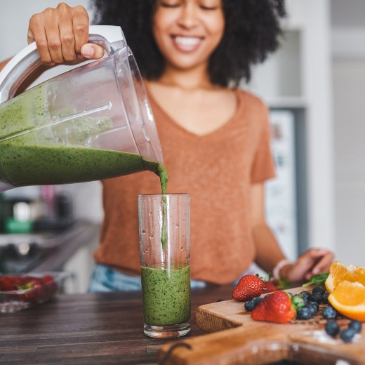 How to Build the Perfect Smoothie to Keep You Fuller Longer