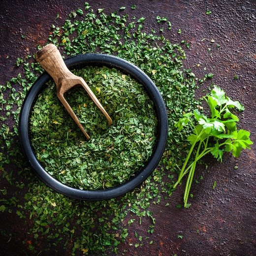 5 Amazing Benefits of Parsley Powder