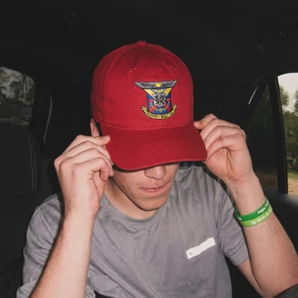 DISCOUNT-Delta Kappa Epsilon Crest - Shield Hat