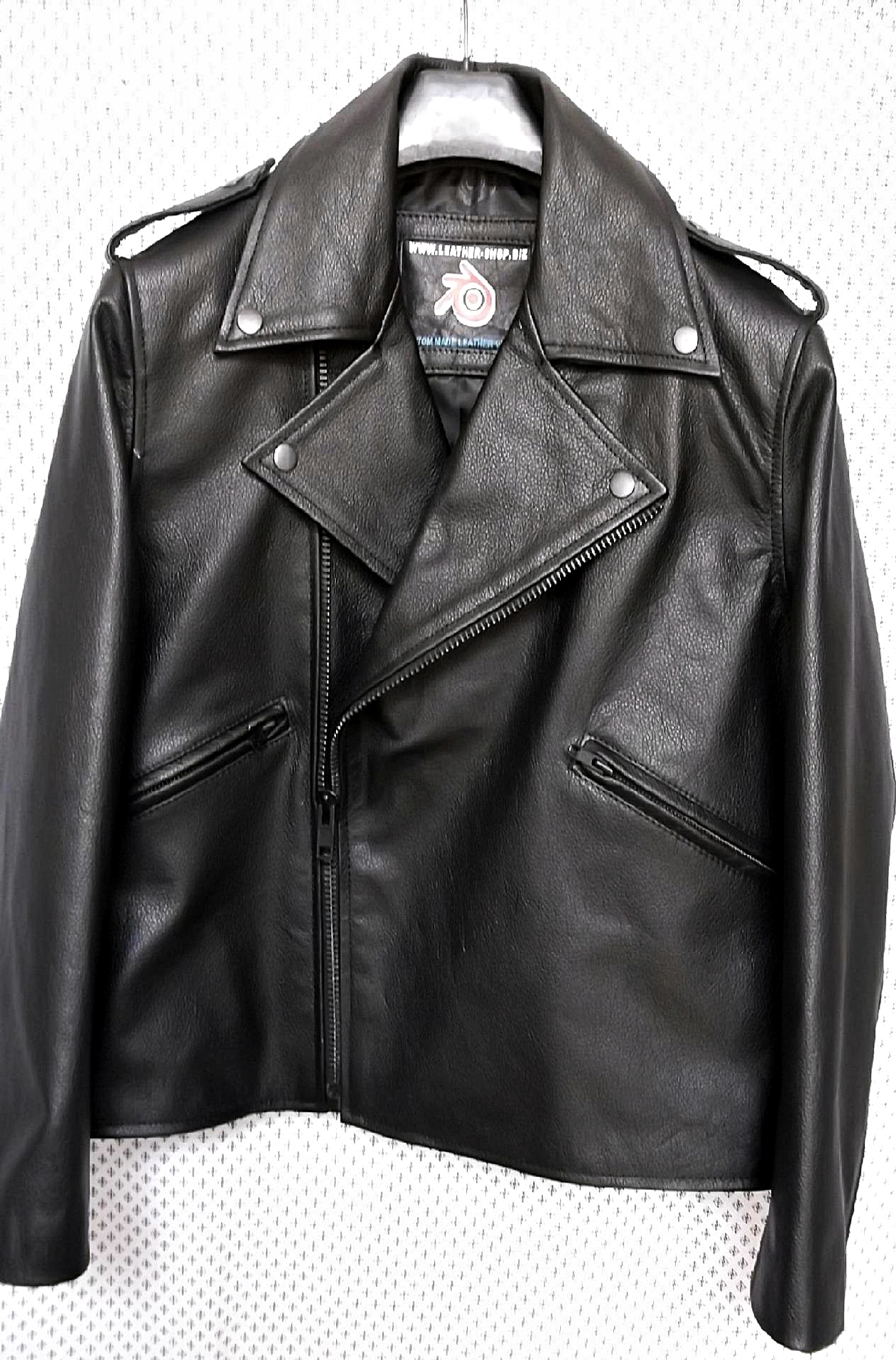 mens-leather-jacket-mlj111-black-www.leather-shop.biz-front-pic.jpg