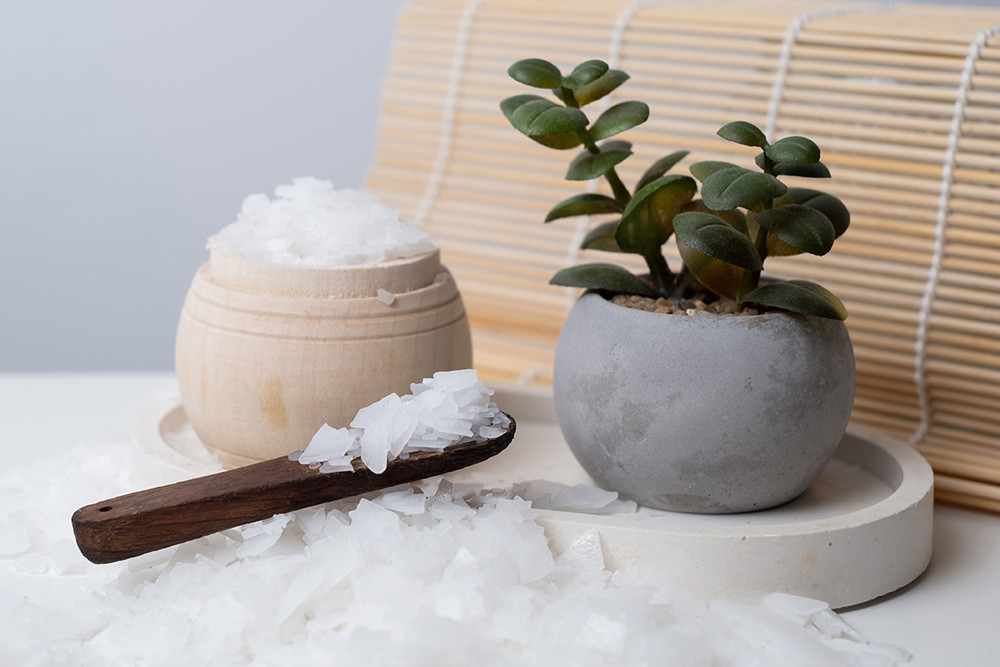 Relaxation & Well-Being: Unwinding with Magnesium Flakes
