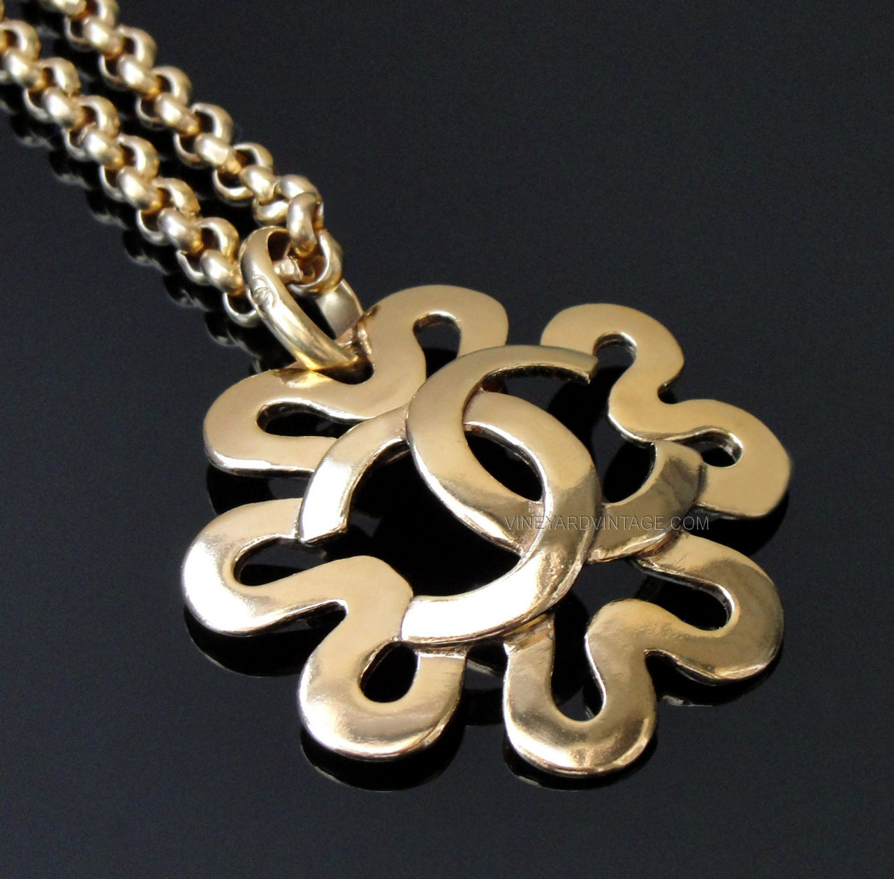 希少✨CHANEL Gold Clover Necklace Vintage Chanel Vintage Gold CC Clover Necklace – Amarcord Vintage