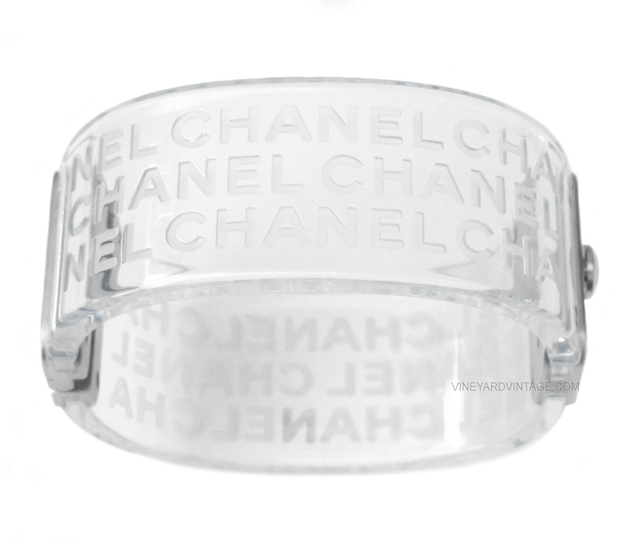Chanel クリスタル付きブレスレット CHANEL CLEAR RESIN & BLOCK LETTER WORD CUFF