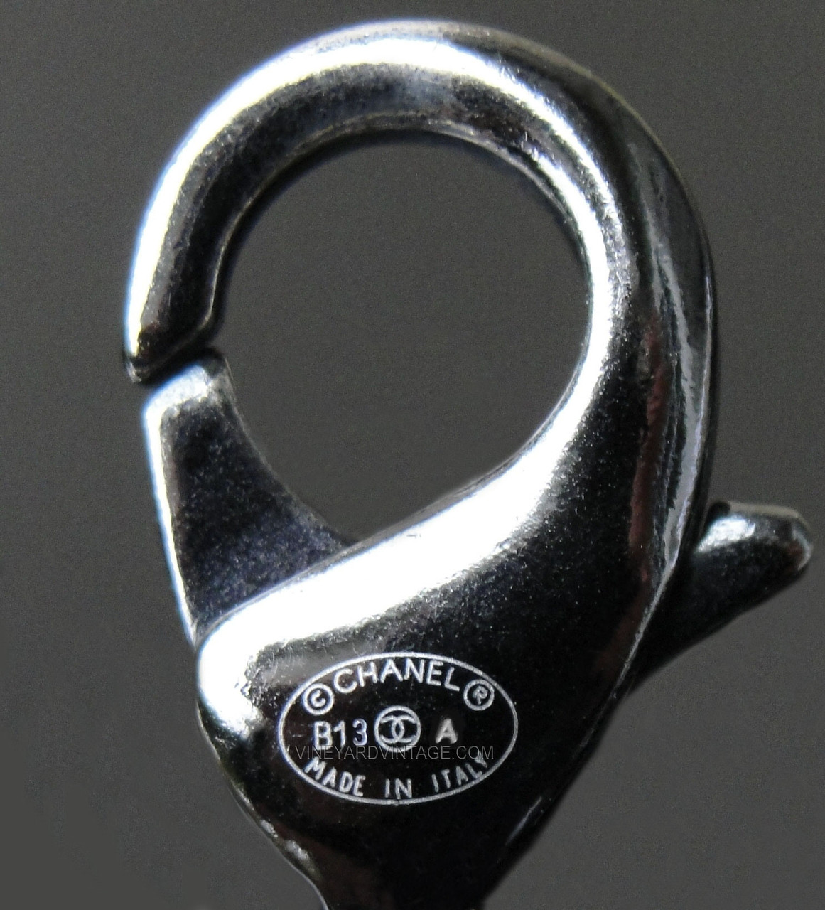 CHANEL GUNMETAL TWO-WAY CC LOGO & TWEED BALL NECKLACE