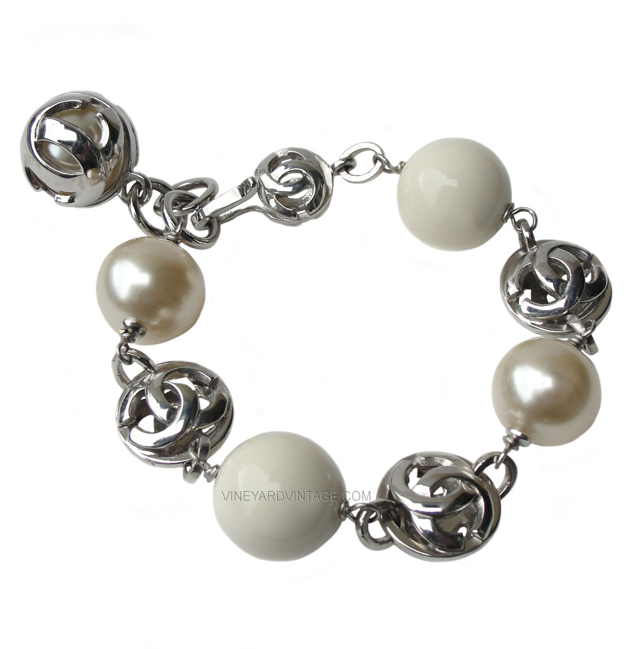 CHANEL CHUNKY VINTAGE BEAD, PEARL & CC DISC BRACELET