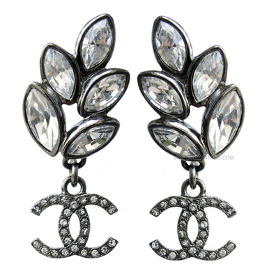 CHANEL 2022 CRYSTAL LEAF & HANGING CC LOGO EARRINGS CHANEL 2022 CRYSTAL LEAF & HANGING CC LOGO EARRINGS