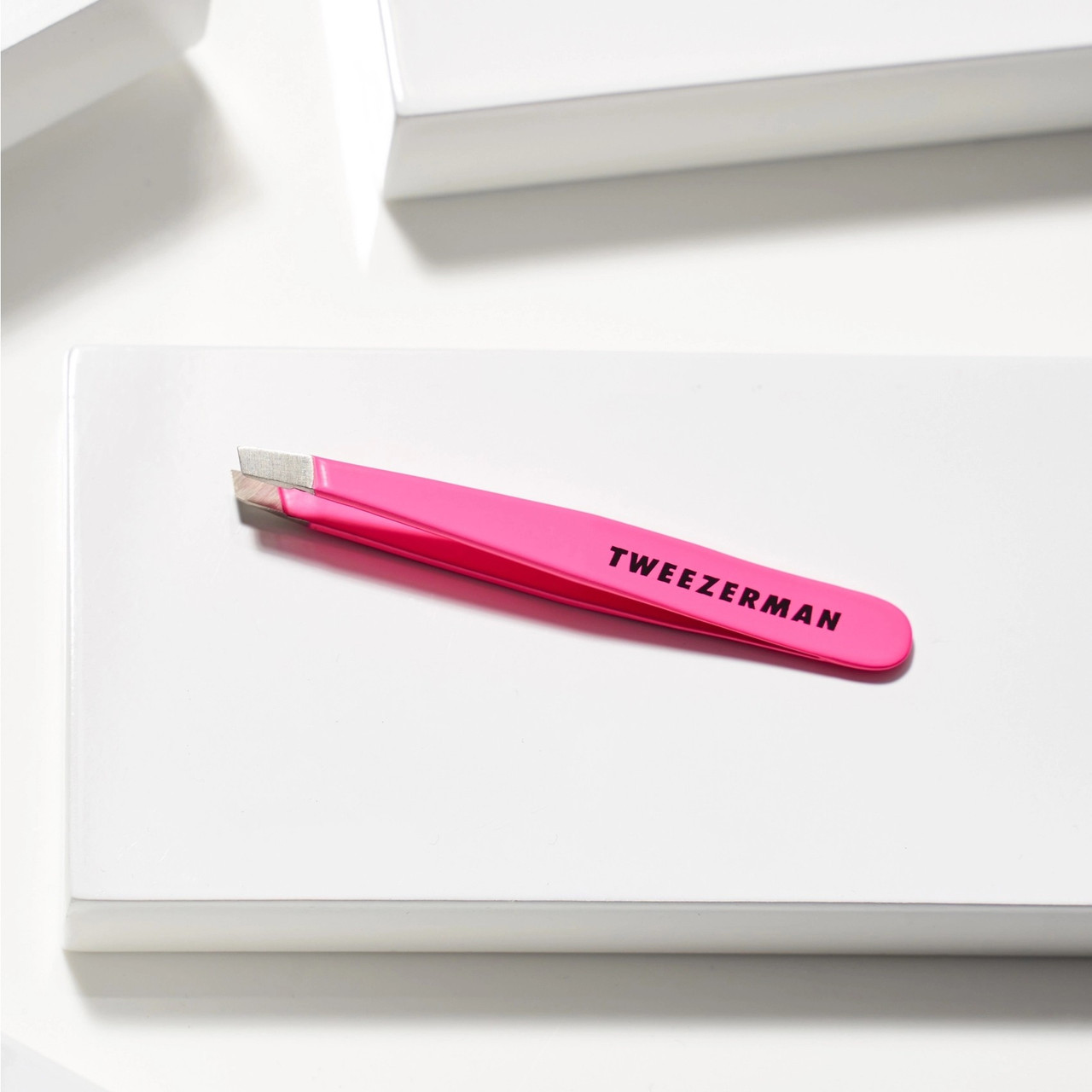 Tweezerman Slant Tweezer Neon Pink